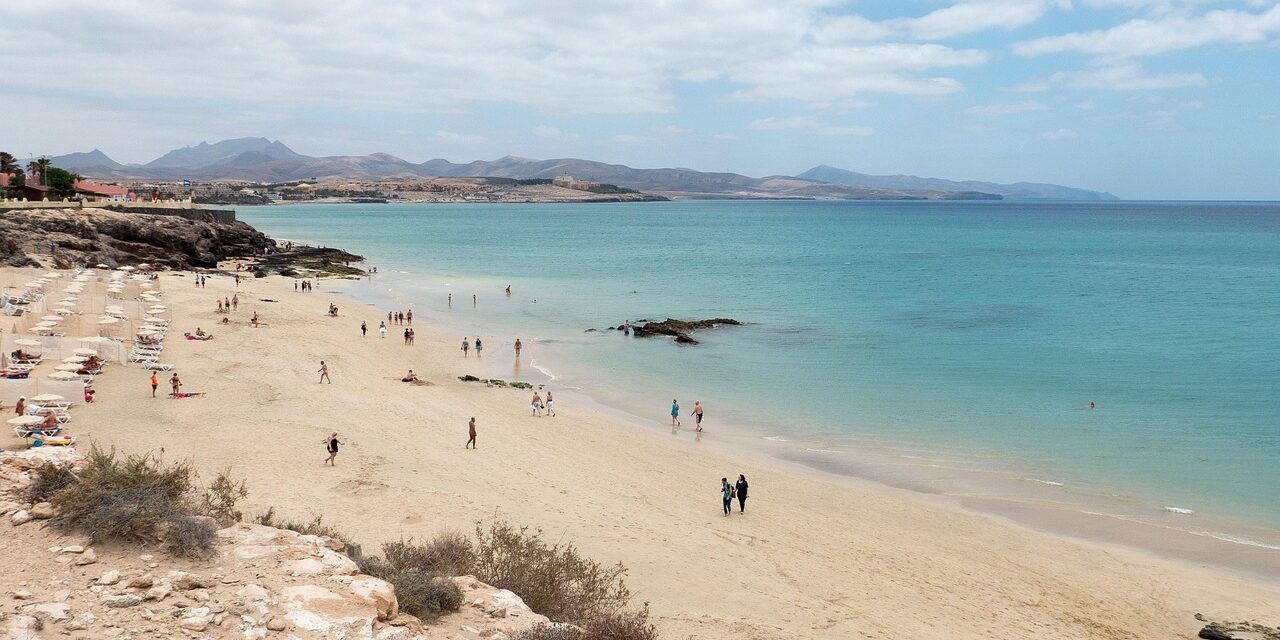 karahgo-beach-676932_1280