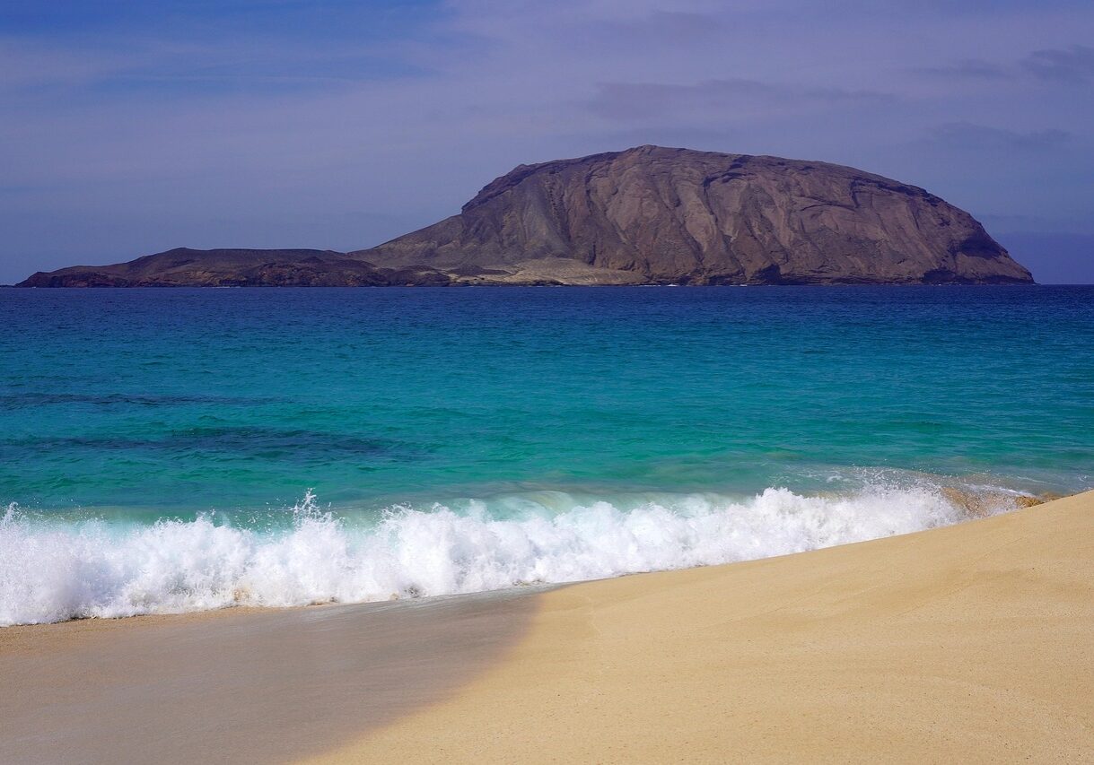 makabera-beach-6762842_1280